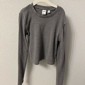 aritzia long sleeved tee NWOT